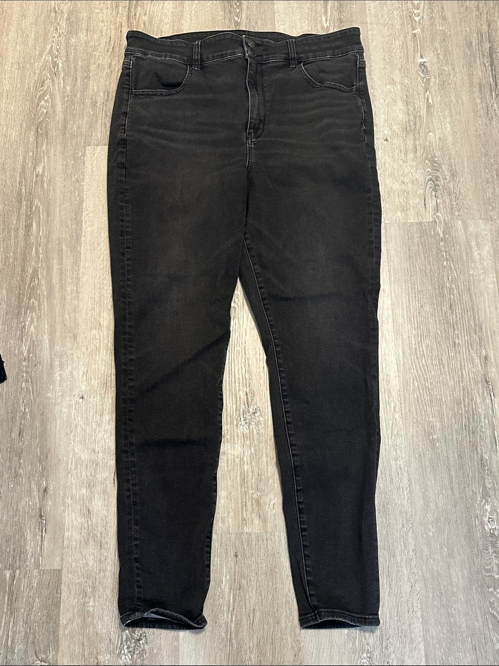 American Eagle Black Super High Waist Jeggings